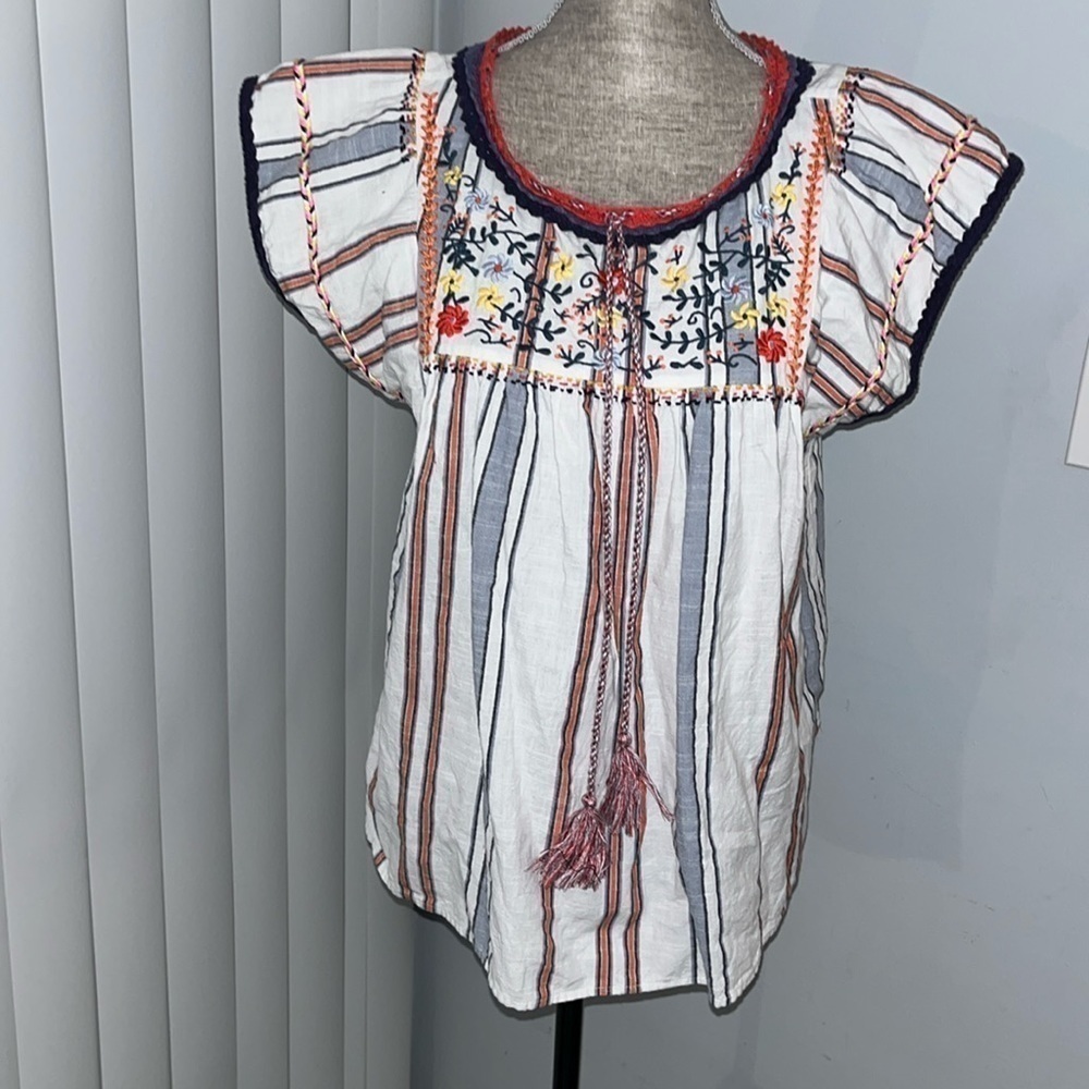 ROCK & INDIGO Embroidered Boho Top Size Large Excellent Condition